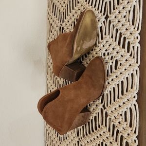 Chinese Laundry size 6 color mink